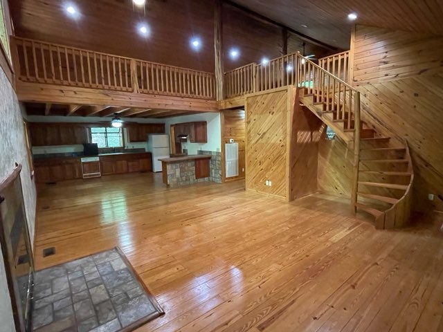 551 Shippmans Creek Road Wartrace, TN 37183 - Photo 3 of 48 a view of an entryway with wooden floor