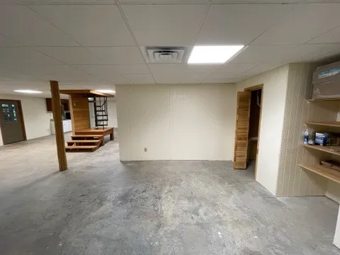 a view of utility room