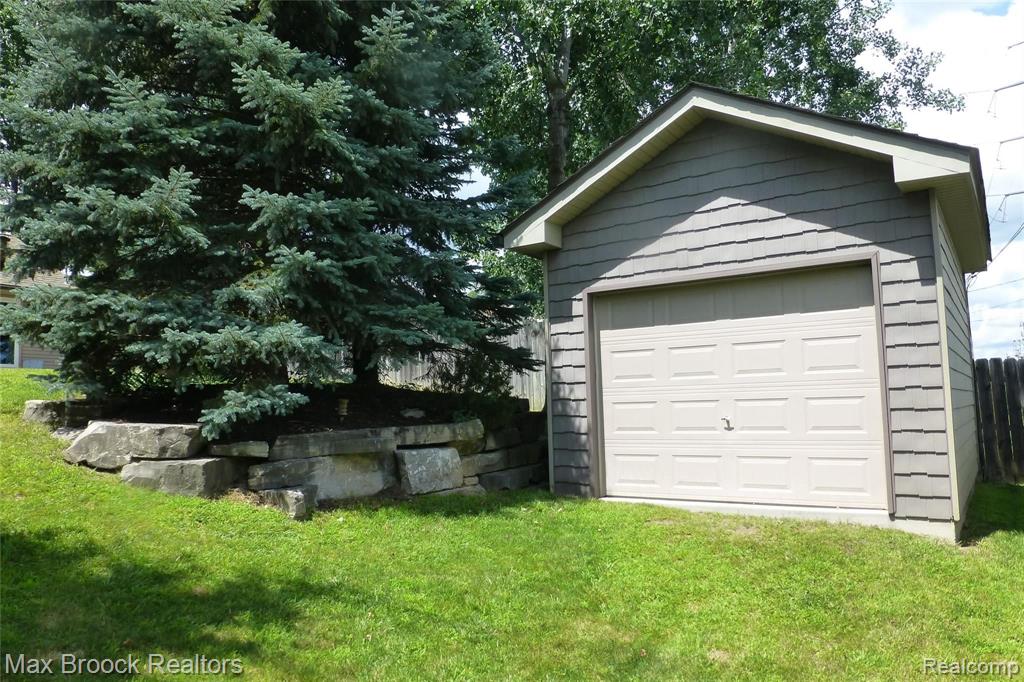 2767 York Road Rochester Hills, MI 48309 - Photo 19 of 19