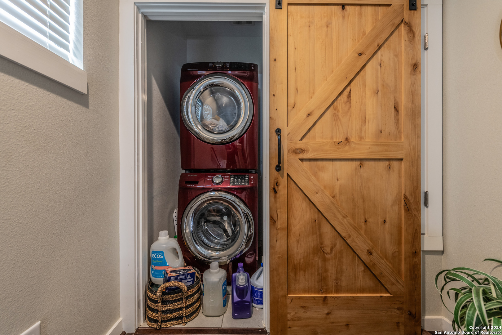 619 Burleson San Antonio, TX 78202 - Photo 11 of 21 a utility room with dryer and washer