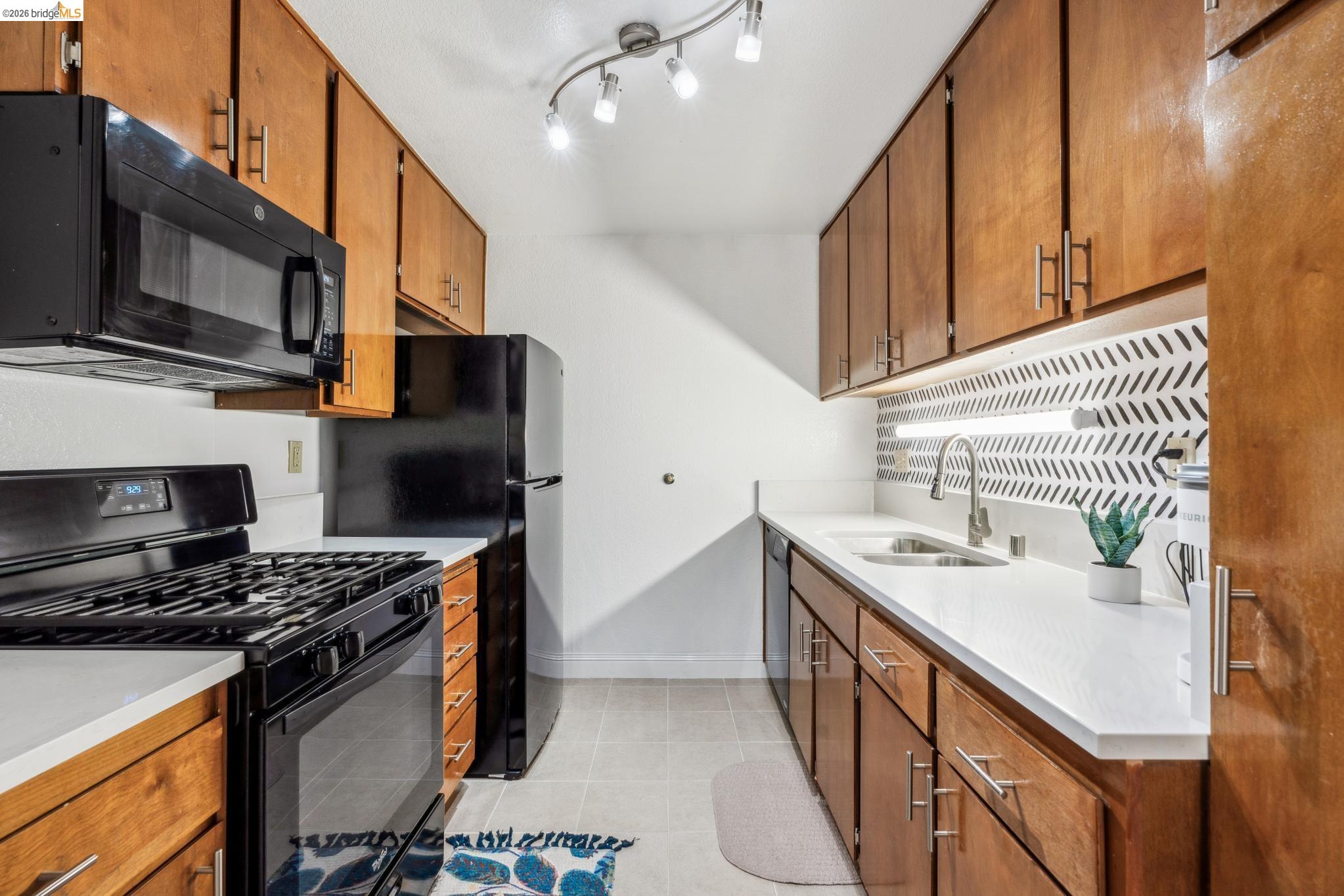 2121 Vale Road, Unit 121 San Pablo, CA 94806 - Photo 11 of 41