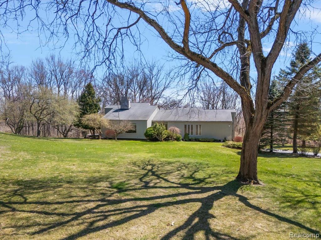 6145 Blue Beech Road Rochester Hills, MI 48306 - Photo 1 of 55