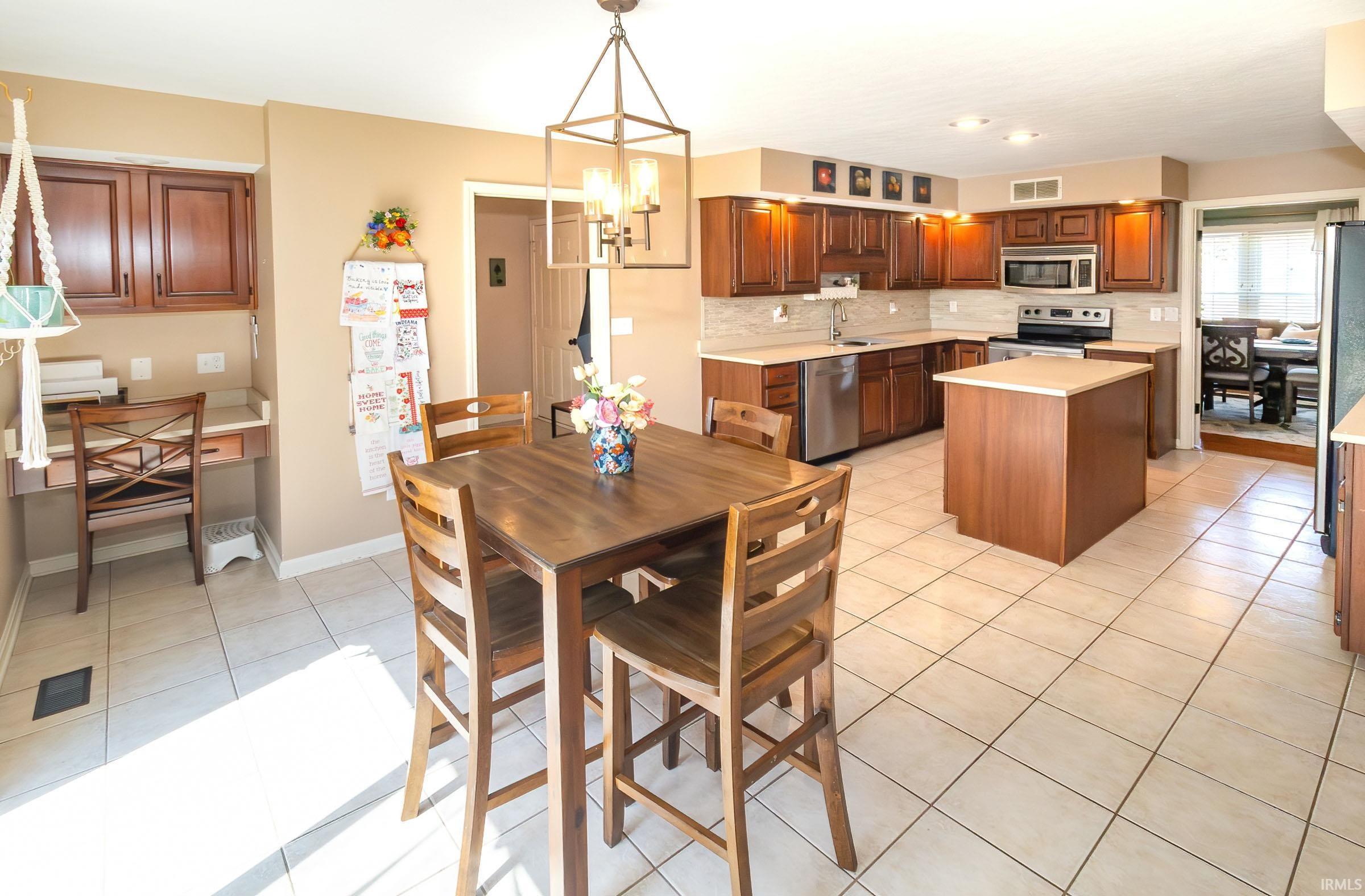 3599 Crossgate Court Newburgh, IN 47630 - Photo 15 of 36