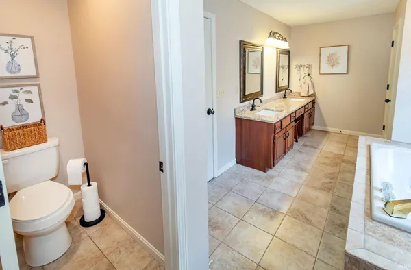 $425,000 | 3599 Crossgate Court, Newburgh, IN 47630