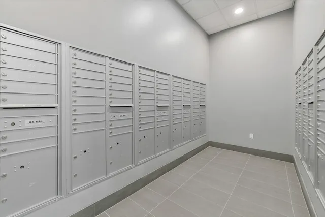 $1,895 | 585 Essex Street, Unit 410, Lynn, MA 01901