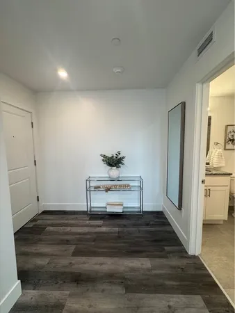 $1,725 | 585 Essex Street, Unit PH 517, Lynn, MA 01901