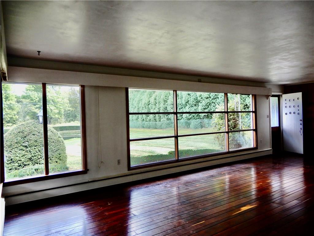 11 Country Club Road Grove City, PA 16127 - Photo 4 of 25 Gallery Image 4