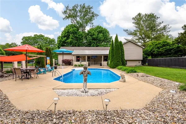 $439,900 | 8512 Falcon Road, Charlestown, IN 47111