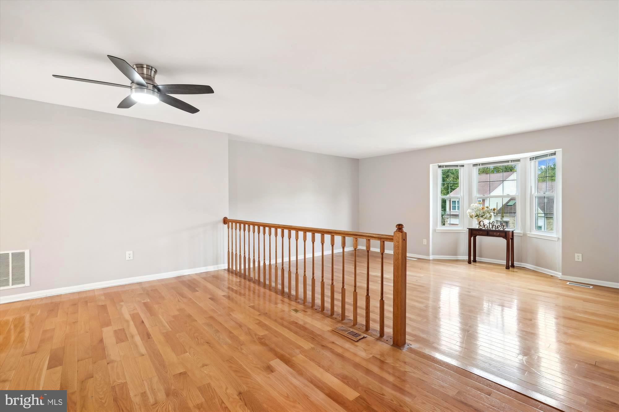 13131 Broadmore Road Silver Spring, MD 20904 - Photo 7 of 40 Dining Room/Living