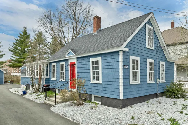 $499,999 | 36 1/2 South Spring Street, Concord, NH 03301