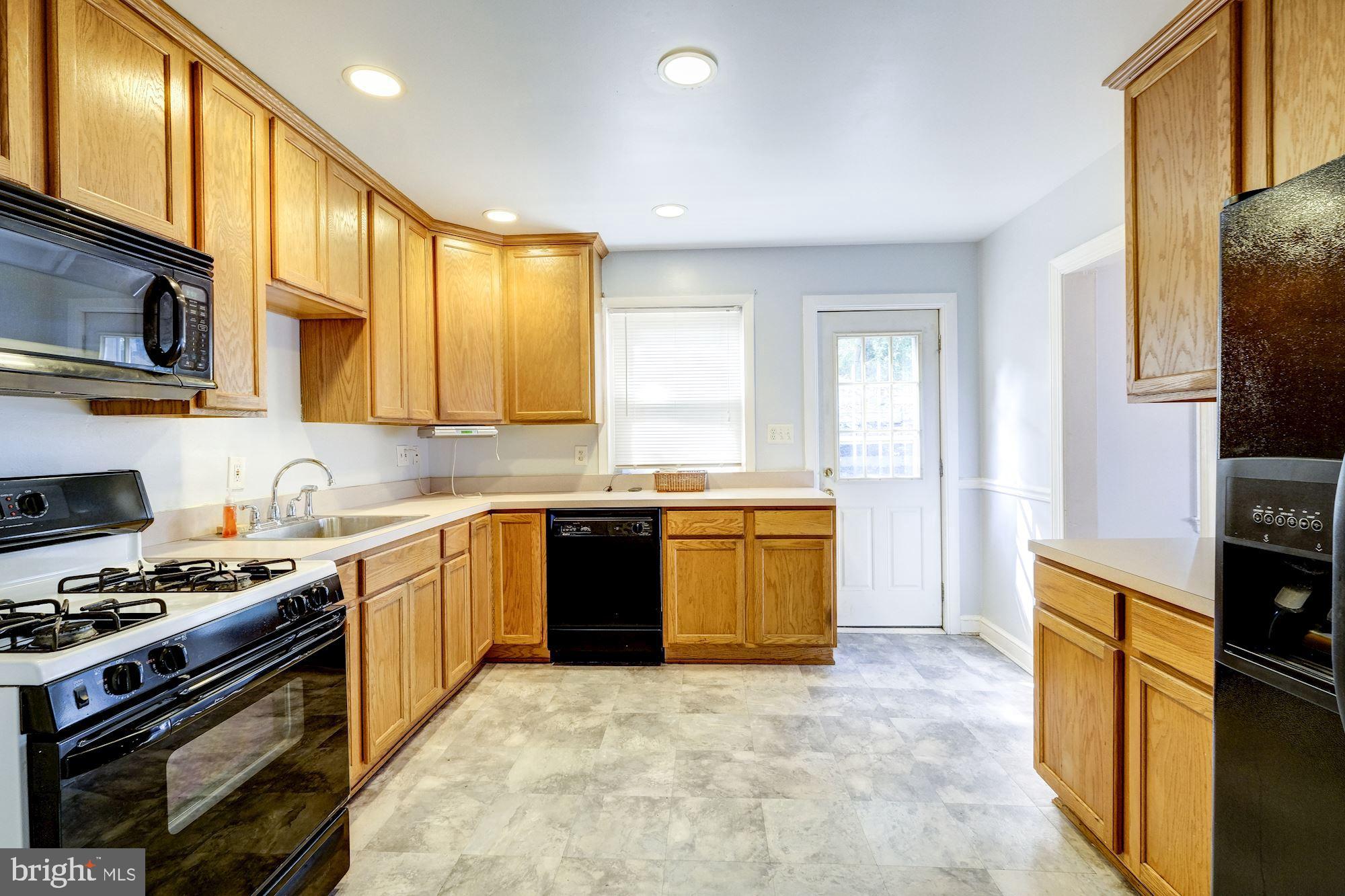 3028 Clinton Street Northeast Washington, DC 20018 - Photo 16 of 28