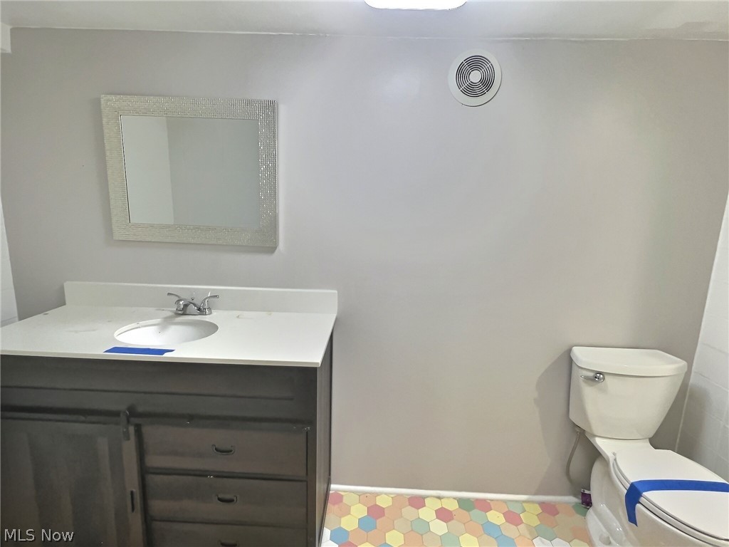 1124 South Green Road Cleveland, OH 44121 - Photo 11 of 13