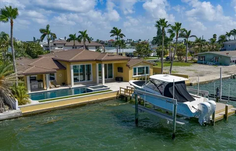 $2,599,000 | 422 55th Avenue, St. Pete Beach, FL 33706