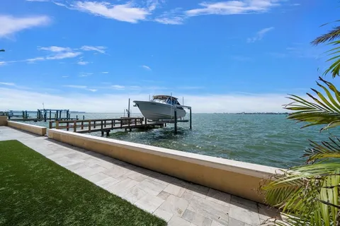 $2,599,000 | 422 55th Avenue, St. Pete Beach, FL 33706