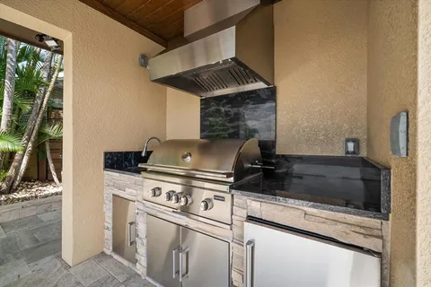 $2,599,000 | 422 55th Avenue, St. Pete Beach, FL 33706