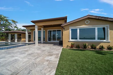 $2,599,000 | 422 55th Avenue, St. Pete Beach, FL 33706