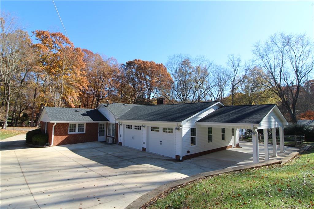 230 Valley Stream Road Statesville, NC 28677 - Photo 3 of 23 Gallery Image 3