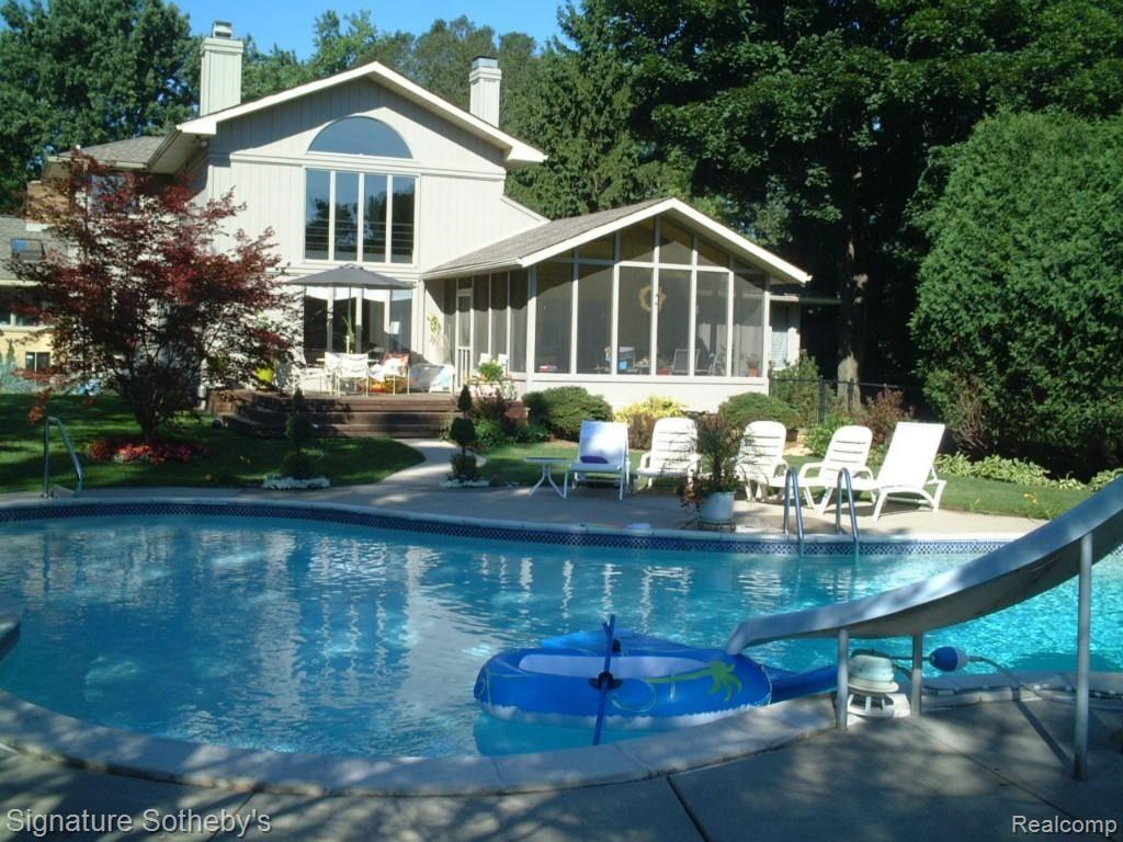 5221 Longmeadow Road Bloomfield Hills, MI 48304 - Photo 2 of 42 View of the home and pool