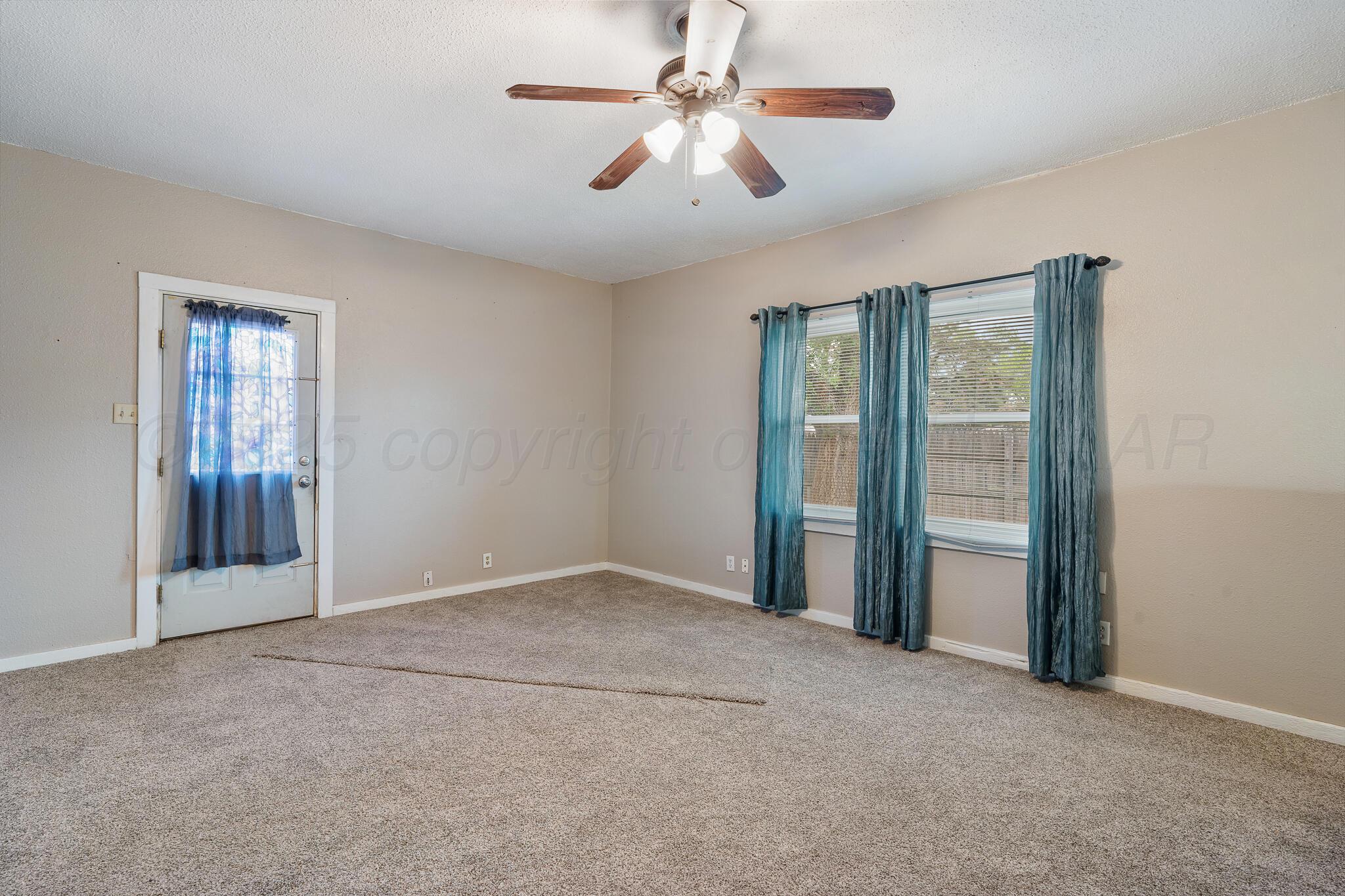 4300 Gables Street Amarillo, TX 79110 - Photo 6 of 12 2nd Living Area View 2