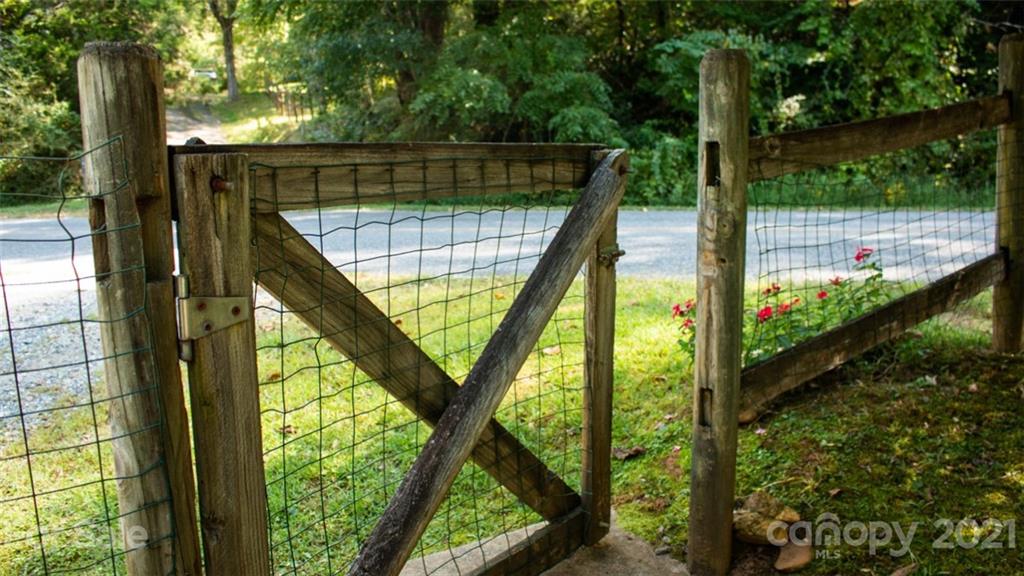 1610 Buchanan Road Sylva, NC 28779 - Photo 7 of 48 Gallery Image 7