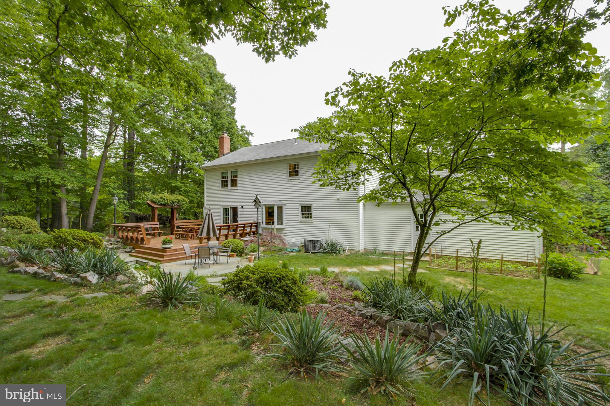 8000 Treasure Tree Court Springfield, VA 22153 - Photo 23 of 28 Exterior (Rear)