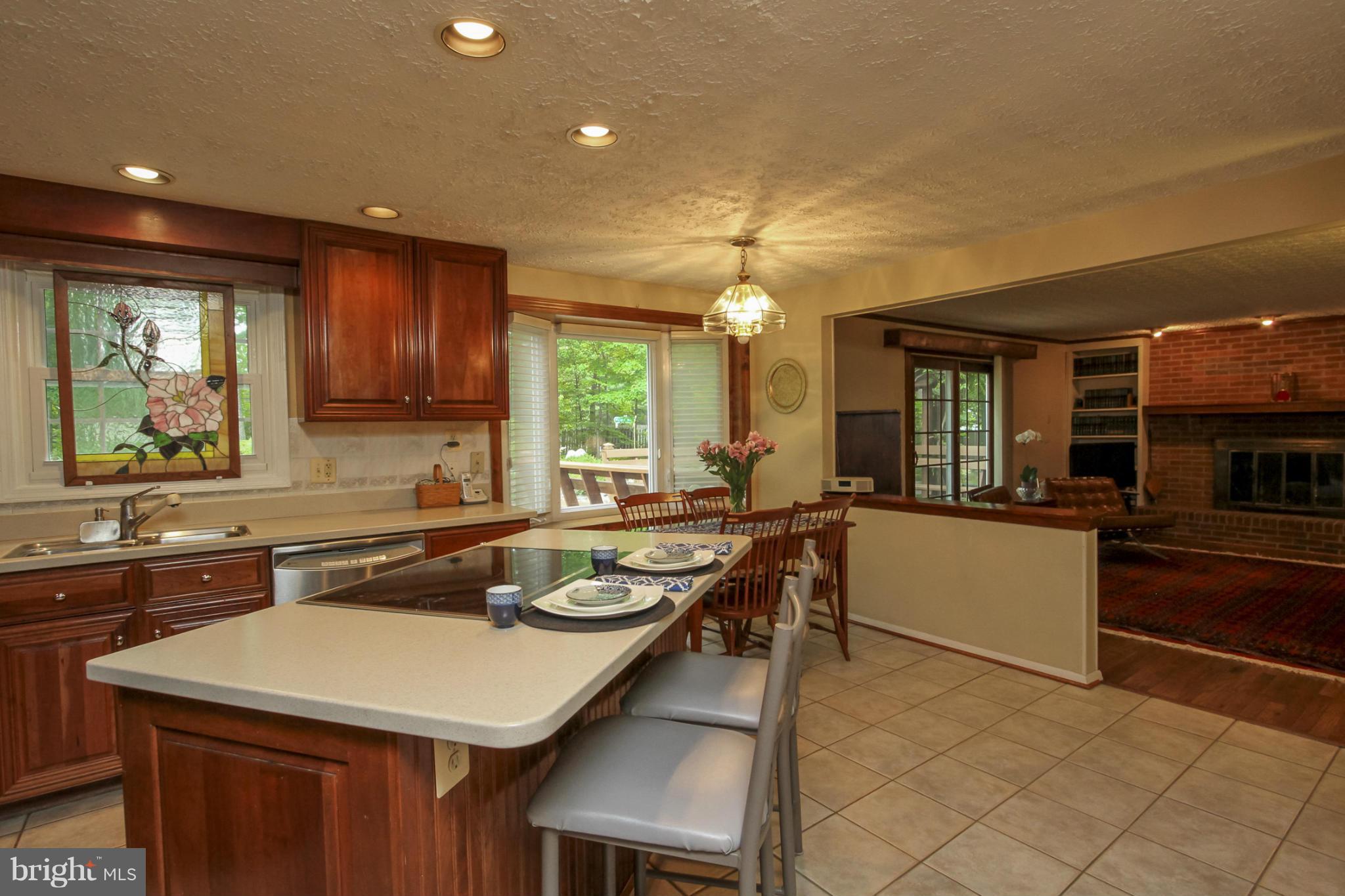 8000 Treasure Tree Court Springfield, VA 22153 - Photo 9 of 28 Kitchen