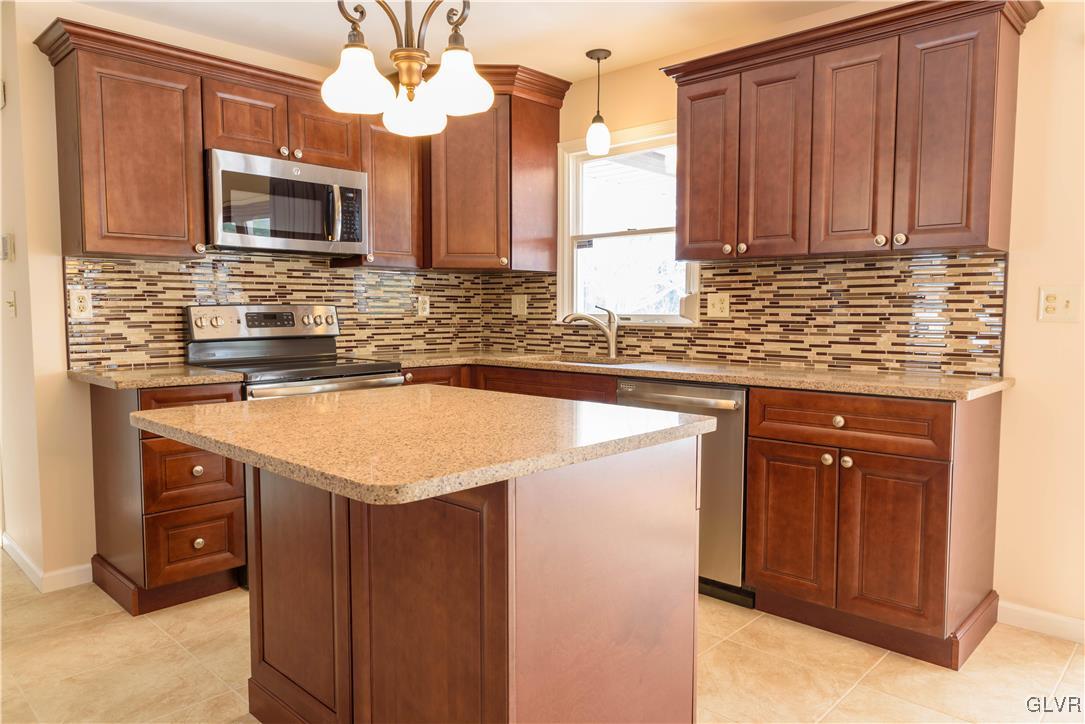 3126 Margate Road Bethlehem, PA 18020 - Photo 4 of 50 Gallery Image 4