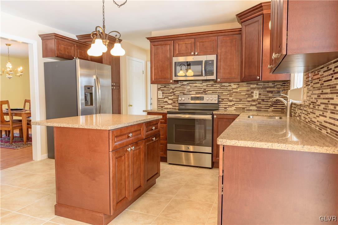 3126 Margate Road Bethlehem, PA 18020 - Photo 5 of 50 Gallery Image 5