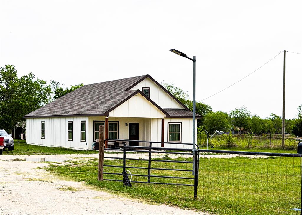 11124 Boren Road Wortham, TX 76693 - Photo 4 of 32