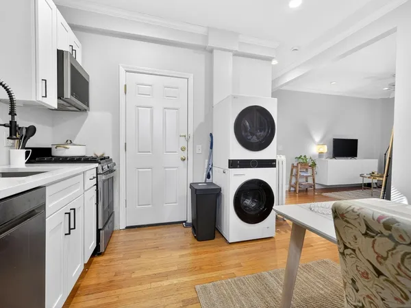 $3,275 | 1576 Cambridge Street, Unit 1R, Cambridge, MA 02138