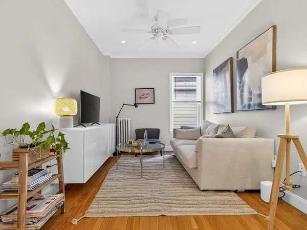 $3,275 | 1576 Cambridge Street, Unit 1R, Cambridge, MA 02138