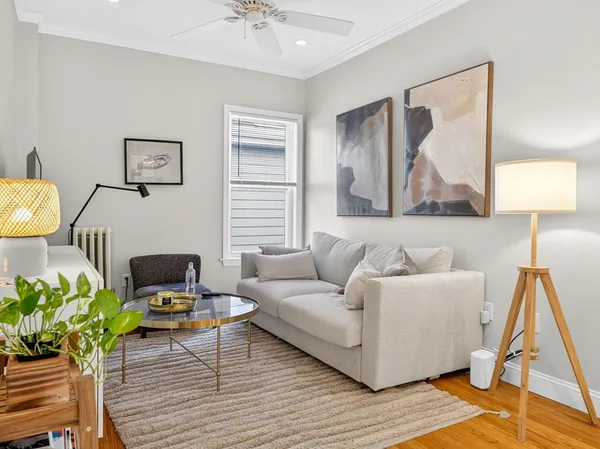 $3,275 | 1576 Cambridge Street, Unit 1R, Cambridge, MA 02138