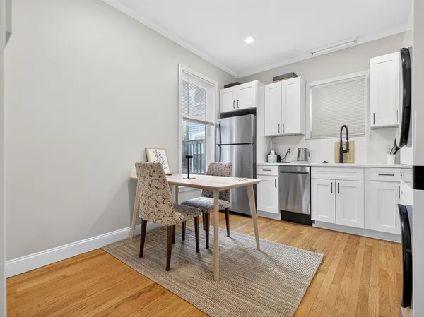$3,275 | 1576 Cambridge Street, Unit 1R, Cambridge, MA 02138