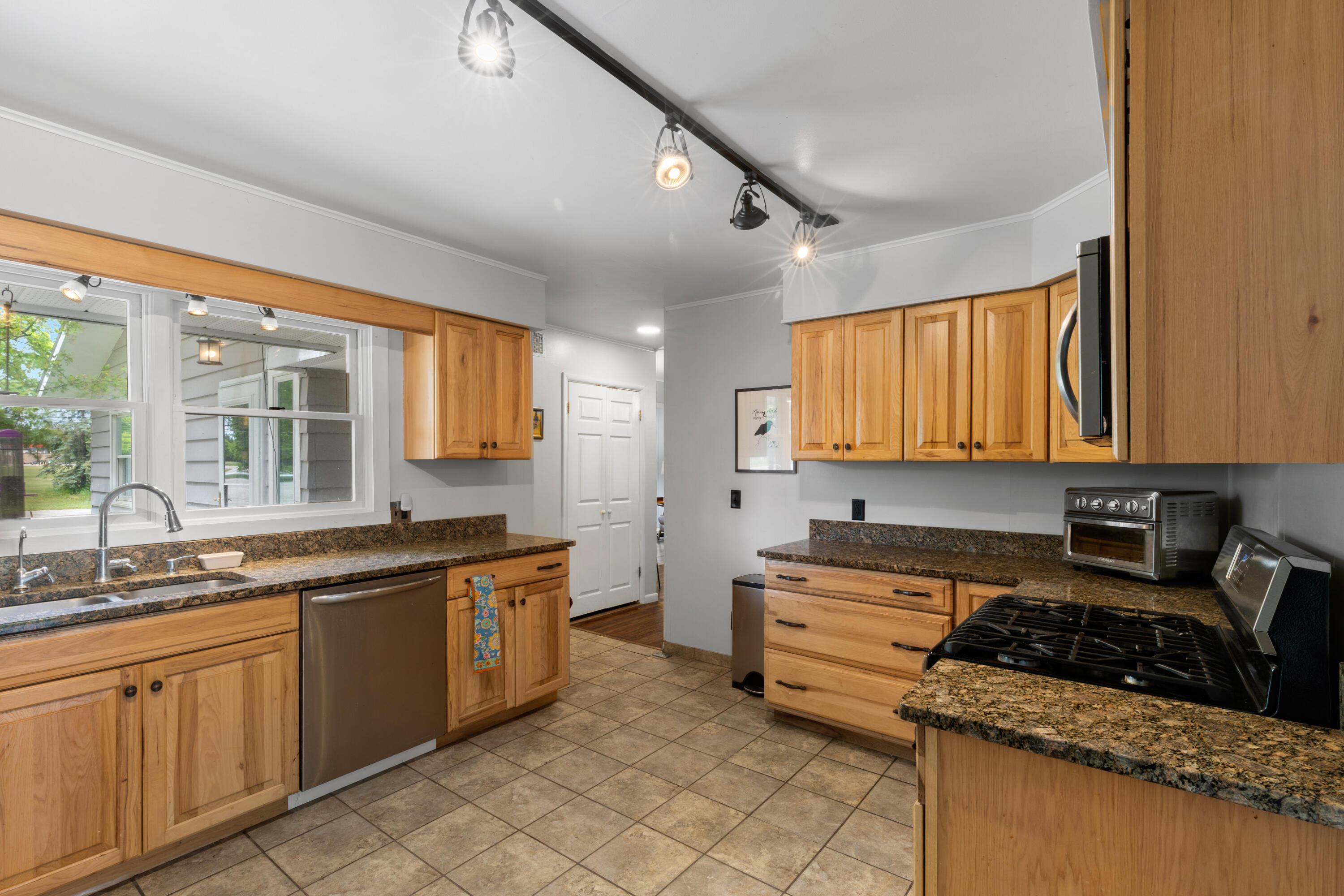 9055 Homestead Road Benzonia, MI 49616 - Photo 18 of 60 0S5A0171