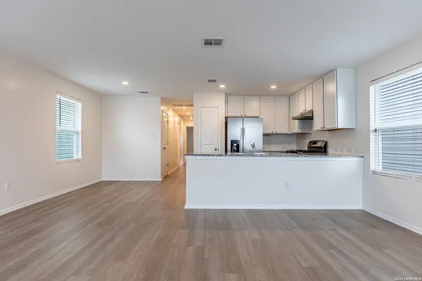 $1,200 | 8124 Nube Medina, San Antonio, TX 78252