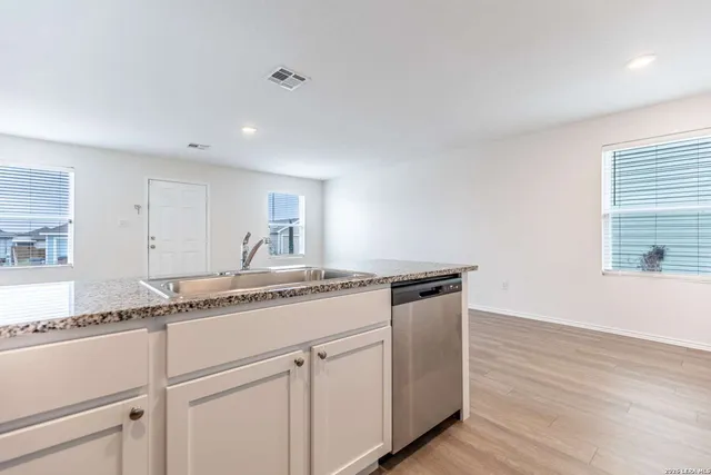 $1,295 | 8124 Nube Medina, San Antonio, TX 78252