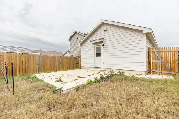 $1,200 | 8124 Nube Medina, San Antonio, TX 78252