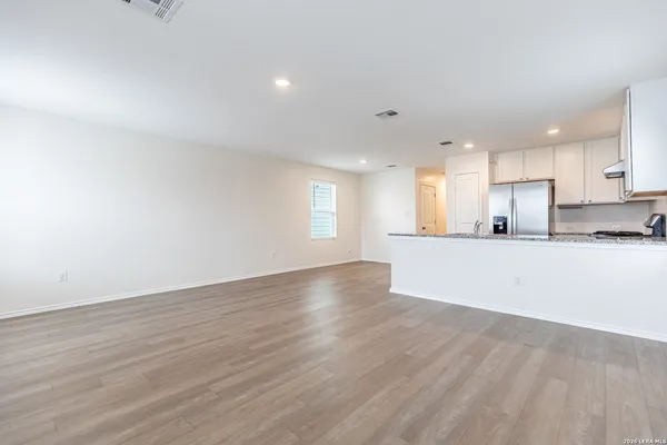 $1,200 | 8124 Nube Medina, San Antonio, TX 78252