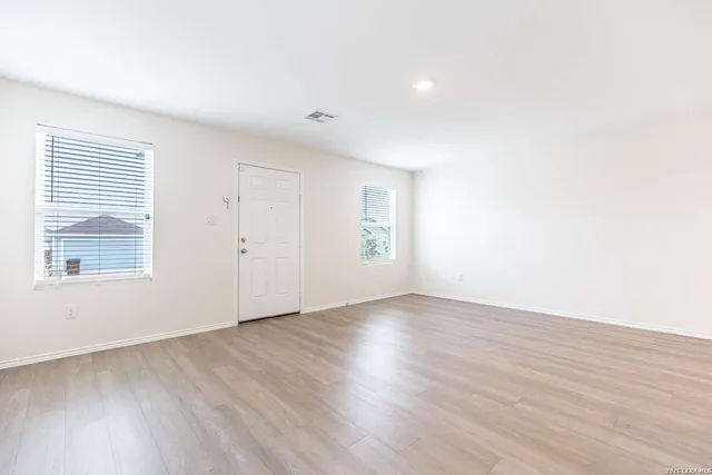 $1,295 | 8124 Nube Medina, San Antonio, TX 78252