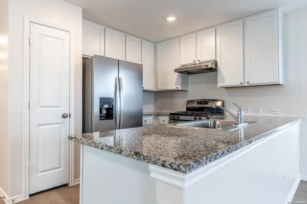 $1,200 | 8124 Nube Medina, San Antonio, TX 78252