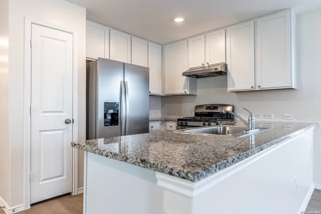 $1,295 | 8124 Nube Medina, San Antonio, TX 78252