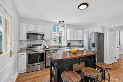 $439,900 | 471 South Clay Avenue, St. Louis, MO 63122