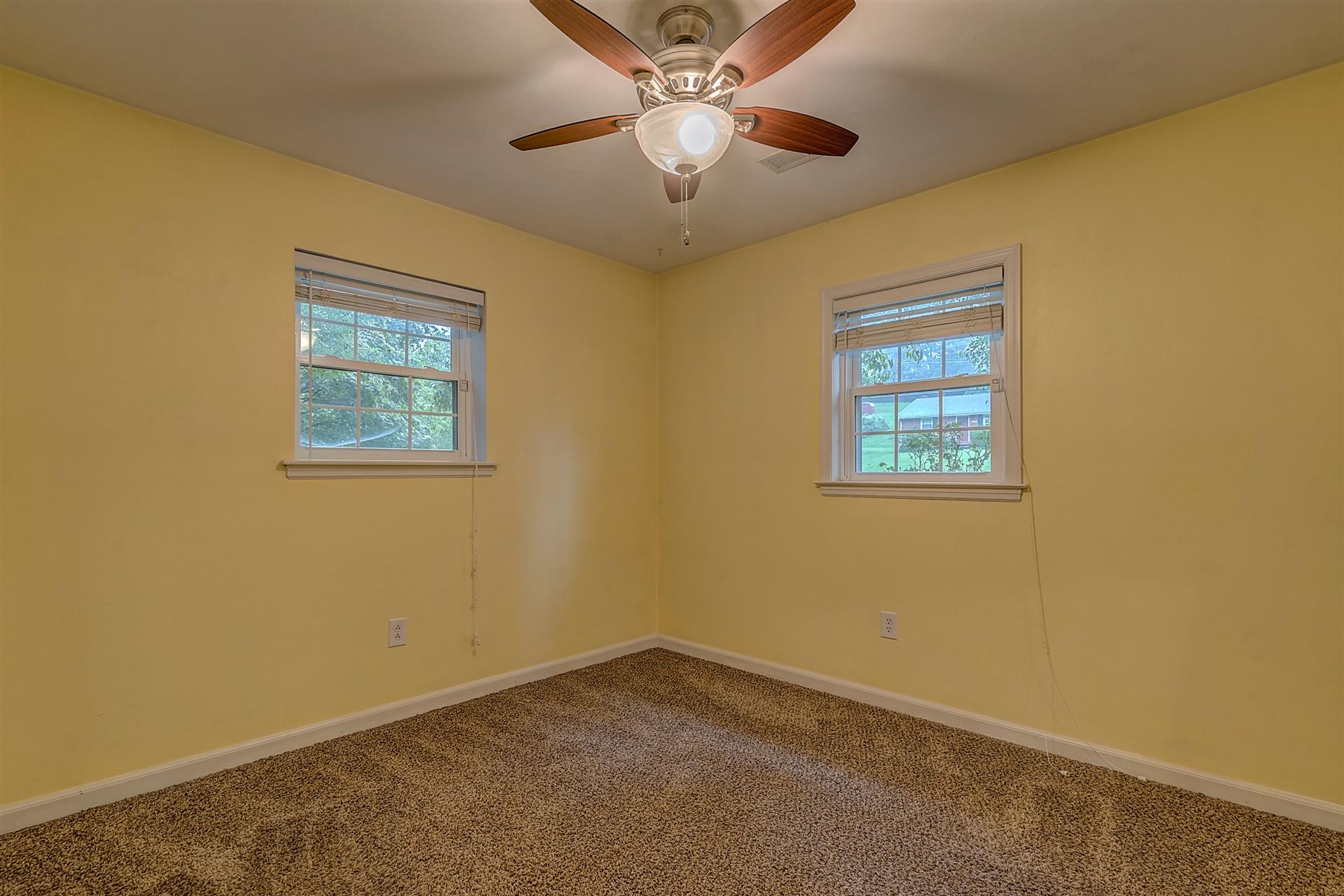 5940 Merriman Road Roanoke, VA 24018 - Photo 20 of 26 21-DSC00436_37_38_39_40