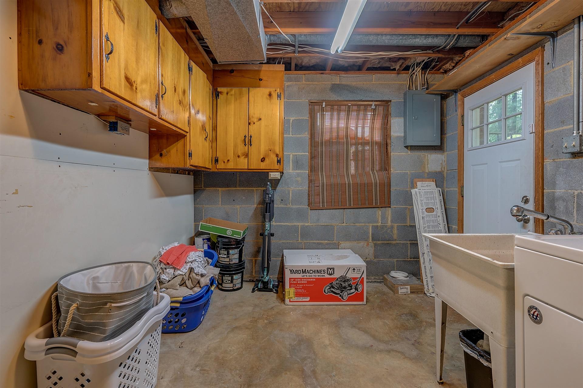 5940 Merriman Road Roanoke, VA 24018 - Photo 23 of 26 24-DSC00431_2_3_4_5