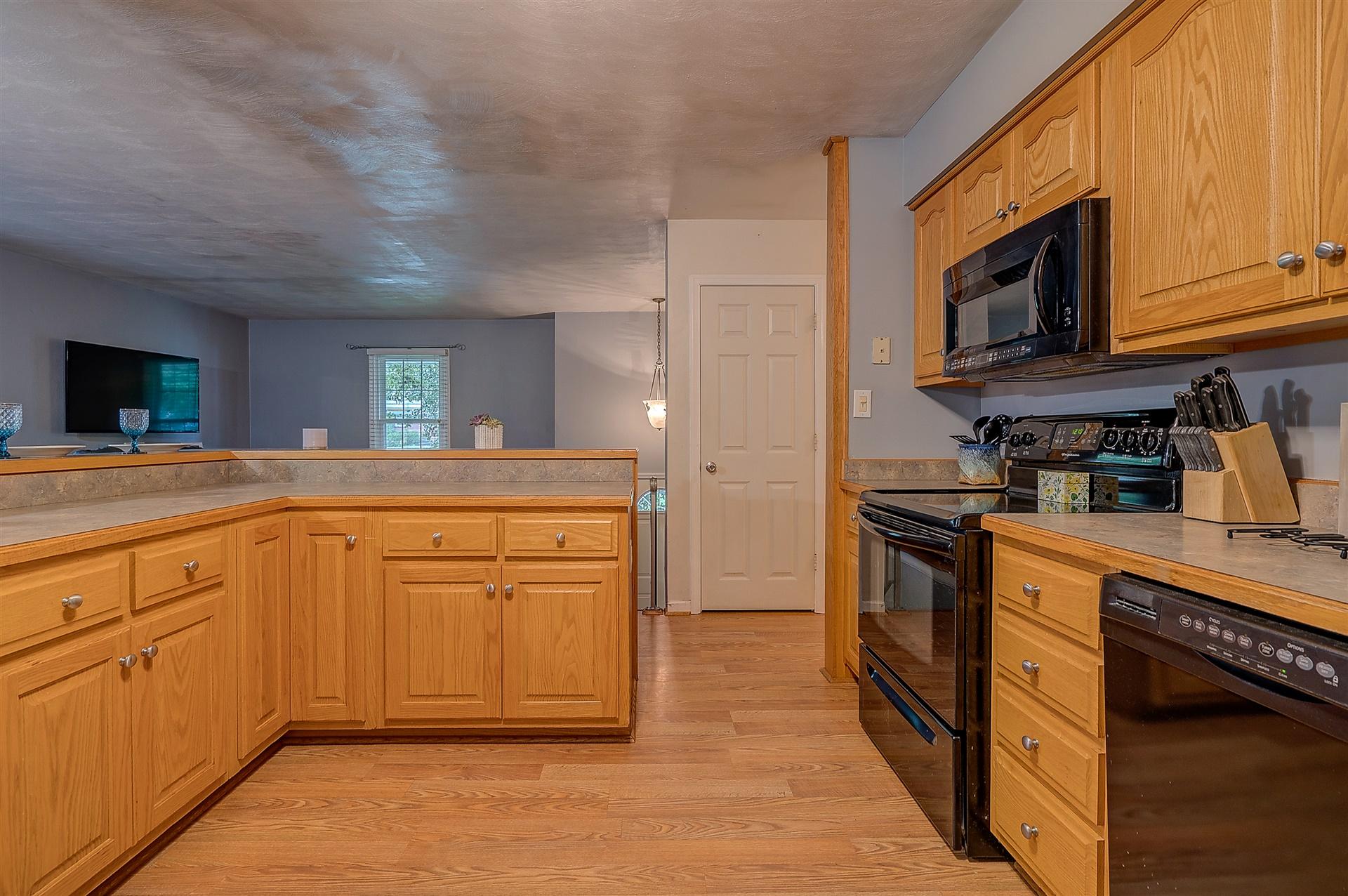5940 Merriman Road Roanoke, VA 24018 - Photo 8 of 26 08-DSC00381_2_3_4_5