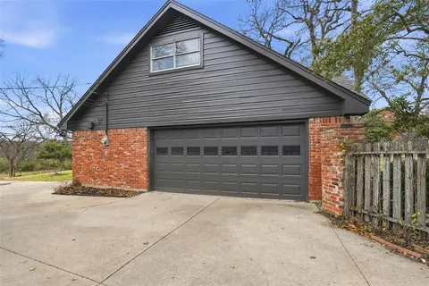 $547,500 | 8625 Marys Creek Drive, Benbrook, TX 76116