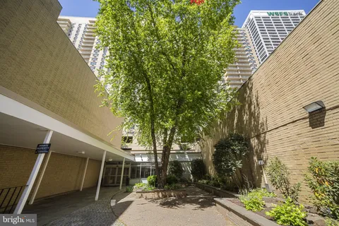 $1,550,000 | 1919 Chestnut Street, Unit 2901/02/24, Philadelphia, PA 19103