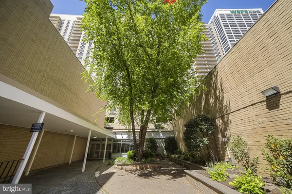 $1,550,000 | 1919 Chestnut Street, Unit 2901/02/24, Philadelphia, PA 19103