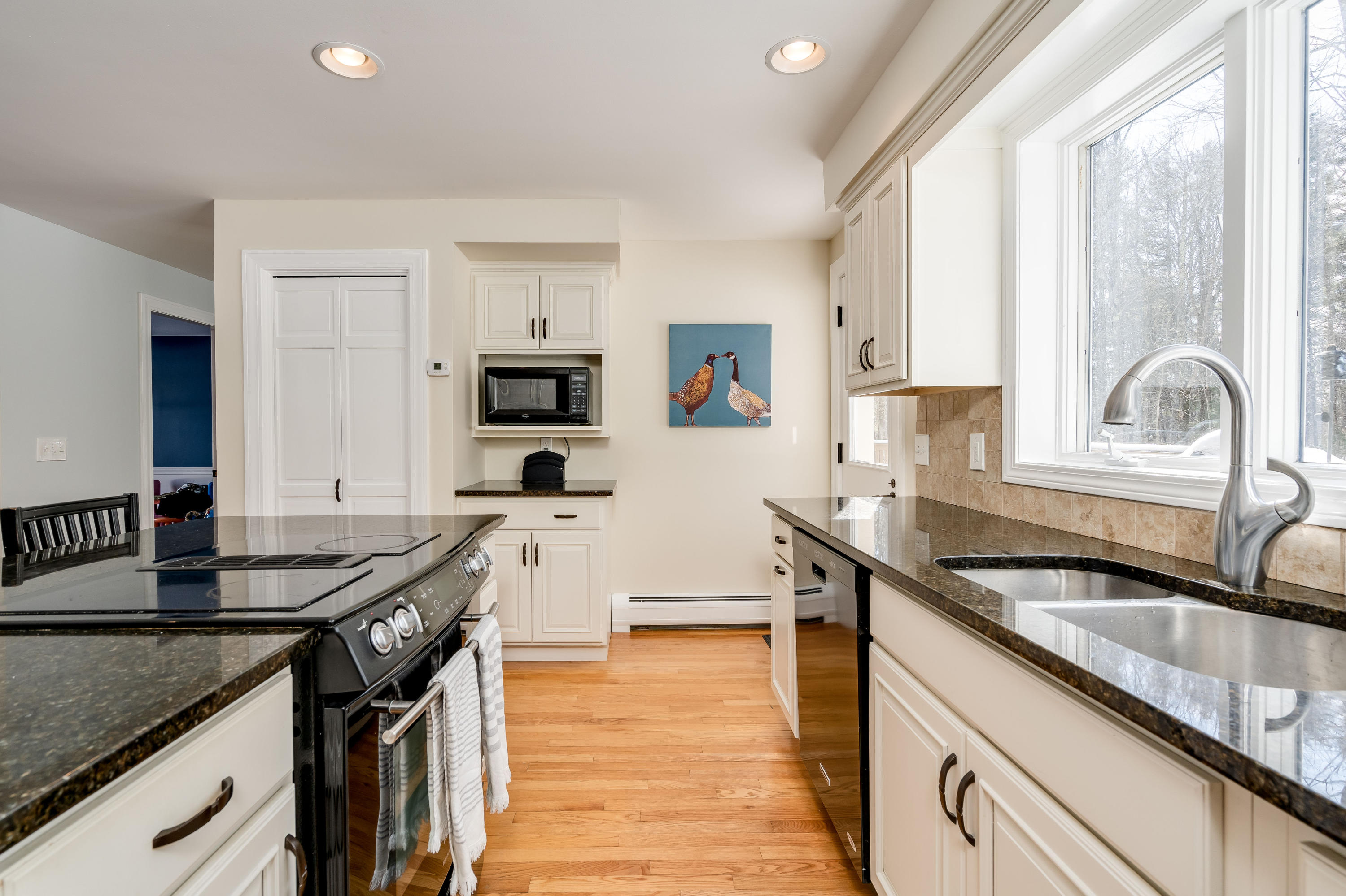 22 Merrill Road Falmouth, ME 04105 - Photo 5 of 28 22 Merrill Road