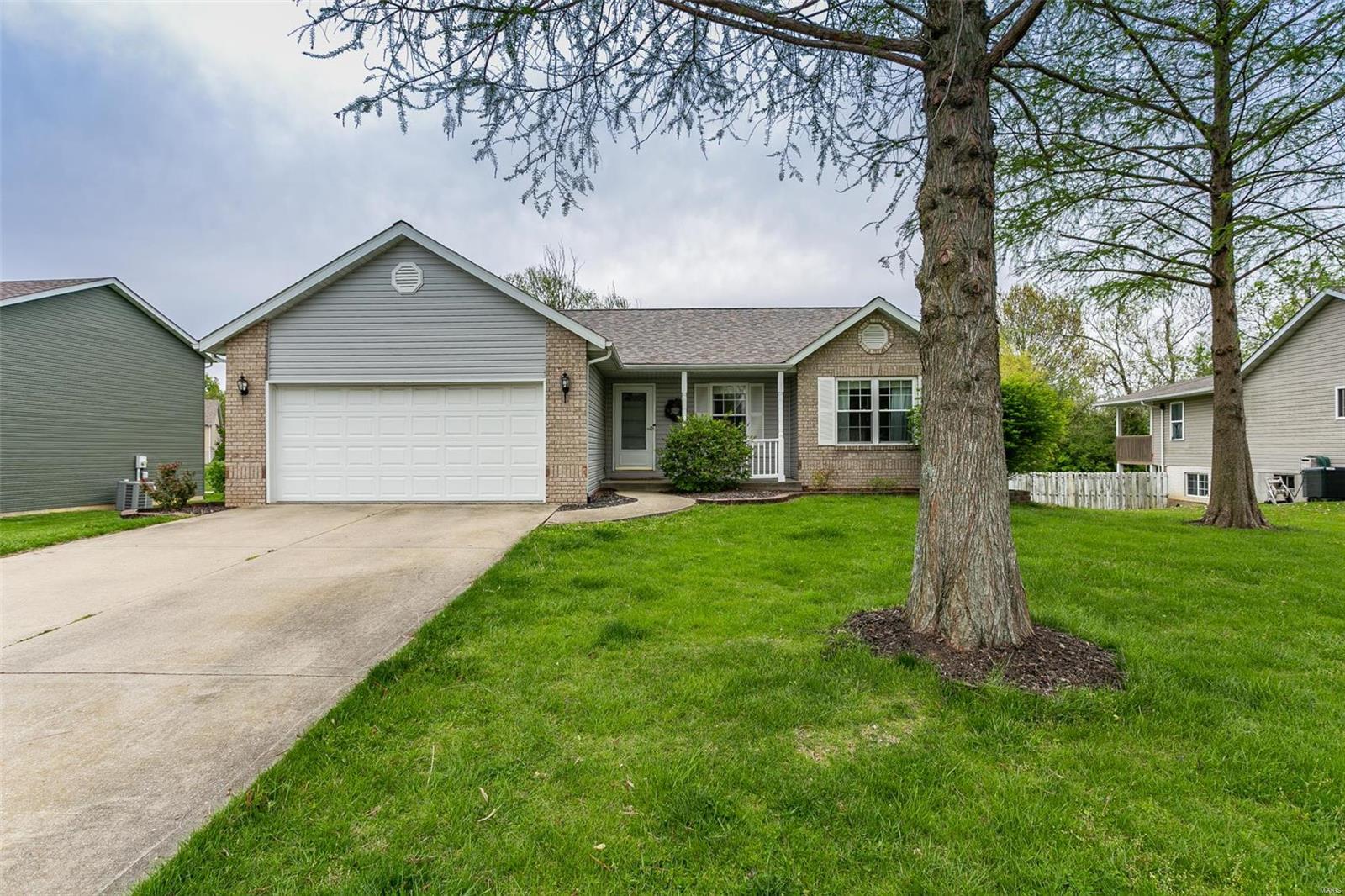 520 Copper Bend Road Maryville, IL 62062 - Photo 1 of 36 Gallery Image 1